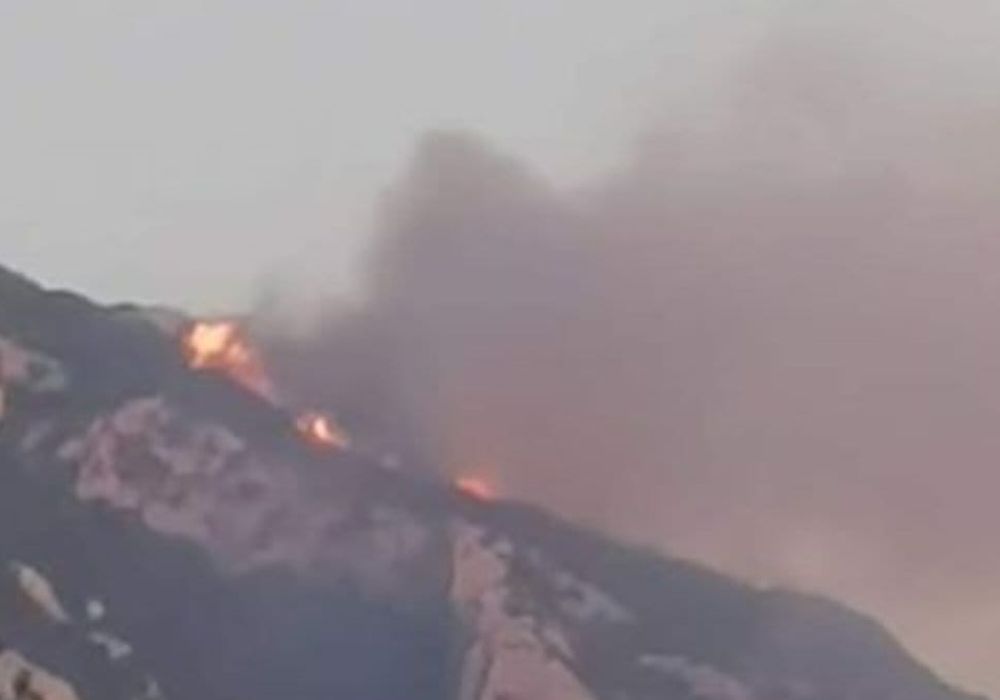 Φωτιά στο Αγιο Ορος: Βελτιωμένη είναι η εικόνα της δασικής πυρκαγιάς στην Κερασιά