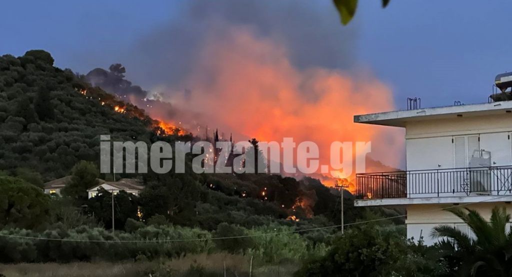 Μαίνεται η φωτιά στη Ζάκυνθο, κοντά σε σπίτια οι φλόγες