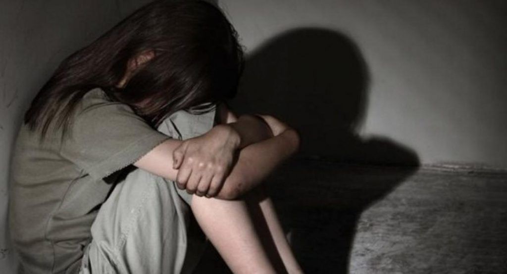 Σοκ στην Κέρκυρα: Μητέρα κατήγγειλε τον σύντροφό της για ασέλγεια στα 5 παιδιά της