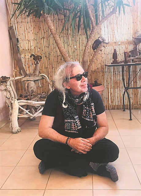 Πέθανε ο συγγραφέας Κωστής Γκιμοσούλης