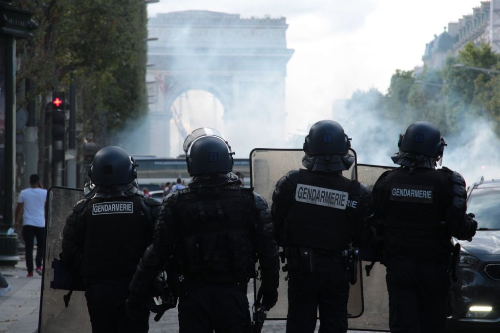 Γαλλία: Νεκρός από πυροβολισμούς 18χρονος σε συνοικία της Νιμ που μαστίζεται από το εμπόριο ναρκωτικών