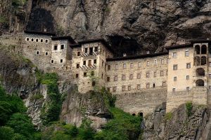 Παναγία Σουμελά: Ζωντανά από το MEGA, στις 10 π.μ., η Θεία Λειτουργία τον Δεκαπενταύγουστο