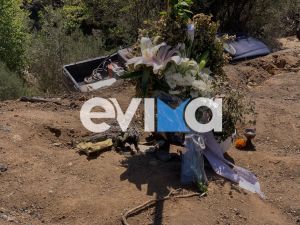 Πτώση Καναντέρ στην Κάρυστο: Συγκίνηση στα εννιάμερα για τους δύο πιλότους