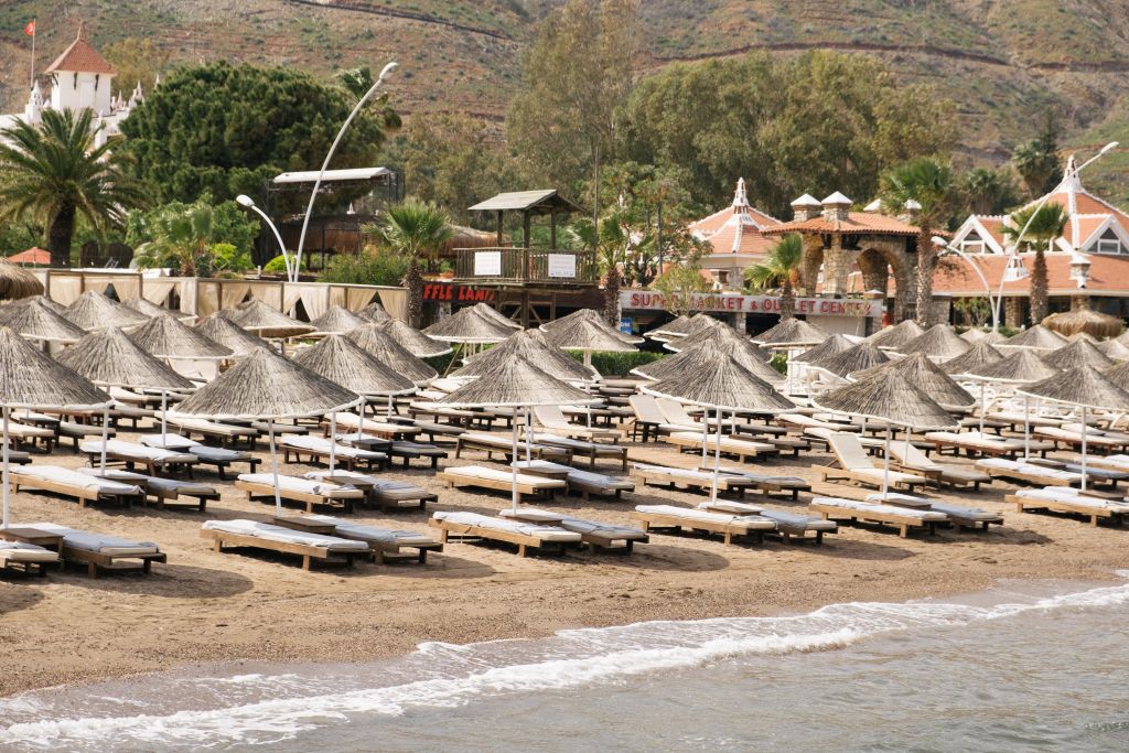 Ξάπλα και απεριτίφ