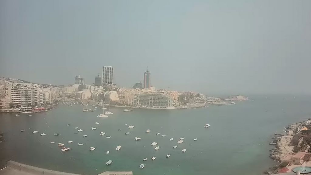 Incendi in Grecia: un denso fumo ricopre Malta e la Sicilia