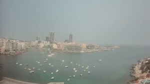 Φωτιές στην Ελλάδα: Πυκνοί καπνοί σκέπασαν Μάλτα και Σικελία