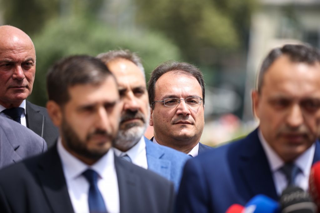 Εικόνα διάλυσης στους «Σπαρτιάτες» μετά το αντάρτικο εννέα βουλευτών