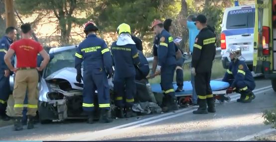 Σοβαρό τροχαίο στη Μαραθώνος – Απεγκλωβίστηκε γυναίκα