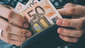 ΔΕΘ: «Παράθυρο» για παροχές λόγω υπέρβασης στα φορολογικά έσοδα