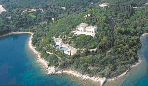 Τρία νησιά σε τόνους… γαλαζοπράσινου και λευκού