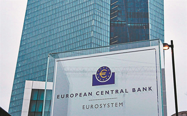 Καμπανάκι στην ευρωζώνη για την ύφεση
