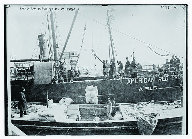 Oταν οι Αμερικανοί ανακάλυπταν τον Λέοντα της Αμφίπολης