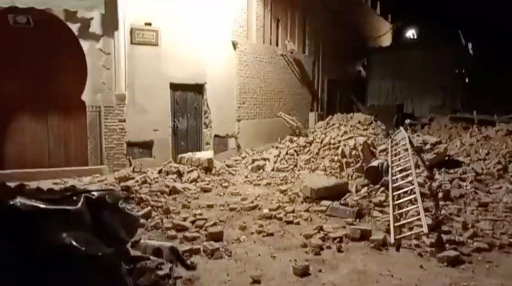 Μαρόκο: Εκατοντάδες νεκροί από τον ισχυρό σεισμό των 7 Ρίχτερ – Εγκλωβισμένοι στα συντρίμμια