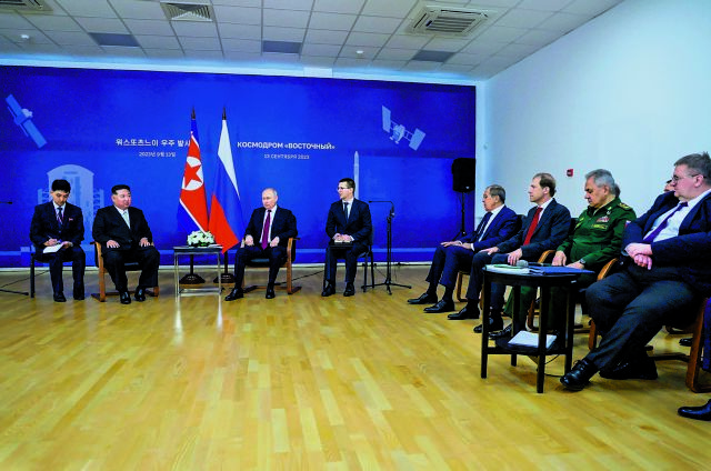 Κοκόροι στα λασπόνερα