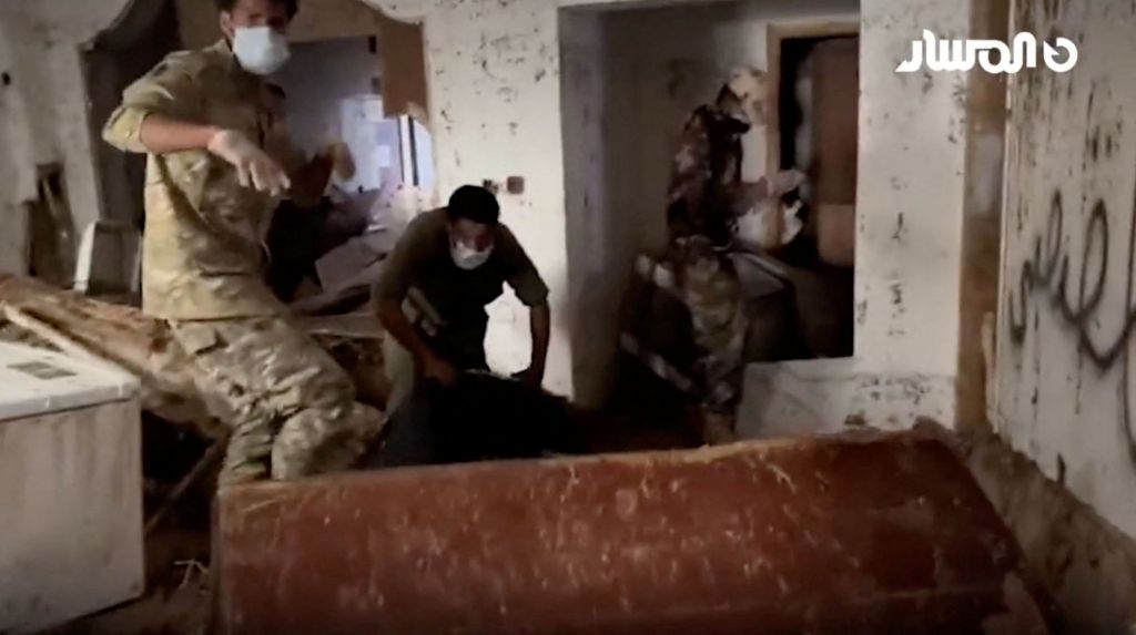 Λιβύη: Στον 5ο όροφο πολυκατοικίας έφτασε το νερό από τις πλημμύρες στη Ντέρνα