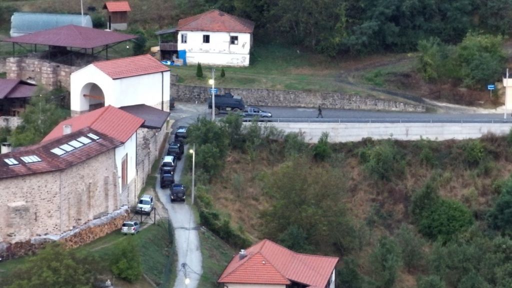 Νέα ένταση με ανταλλαγή πυρών στο Κόσοβο – Ένοπλοι οχυρώθηκαν σε μοναστήρι