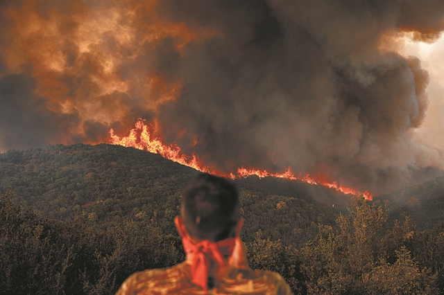 Είναι, λοιπόν, όλα πολιτική;