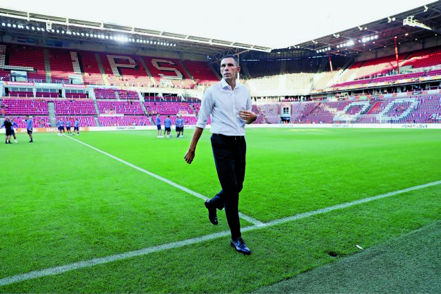 Εκτός αν δεν θέλουν να βλέπουμε τα ματς…