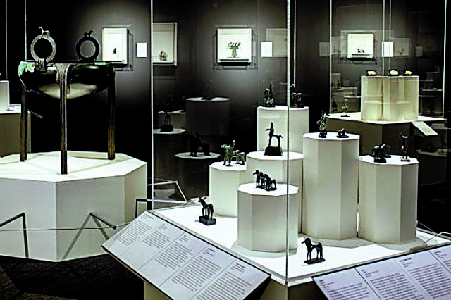 Οι ελληνικές αρχαιότητες και μια απόλυση επιμελητή