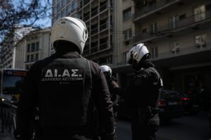 Η ΔΙΑΣ θα κόβει κλήσεις για παράνομο παρκάρισμα