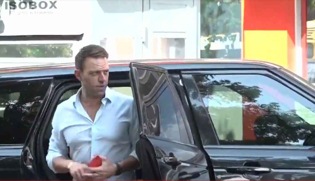 Με το προεδρικό Range Rover στην Κουμουνδούρου ο Στέφανος Κασσελάκης