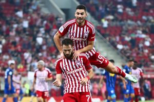 Ολυμπιακός – Λαμία 4-0: Κόκκινη «μαγεία» και 3 στα 3 ο Θρύλος