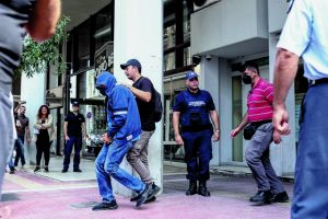 Ο θάνατος του Αντώνη και η υπουργική παραίτηση