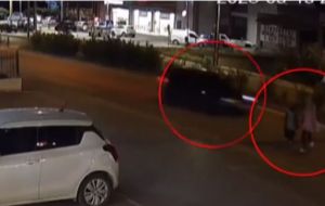 Τροχαίο στο Πόρτο Ράφτη: Αγιο είχαν γυναίκα και παιδί – Βίντεο ντοκουμέντο πριν το δυστύχημα