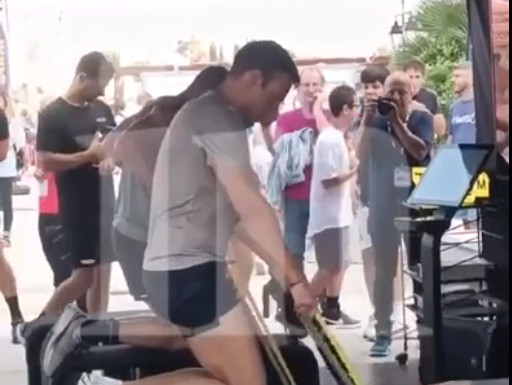 Ο Κασσελάκης δουλεύει πλάτη για να σηκώσει τη χώρα