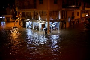 Κακοκαιρία Elias: Ασθενείς στον Βόλο έμειναν χωρίς οξυγόνο εγκλωβισμένοι στα σπίτια τους