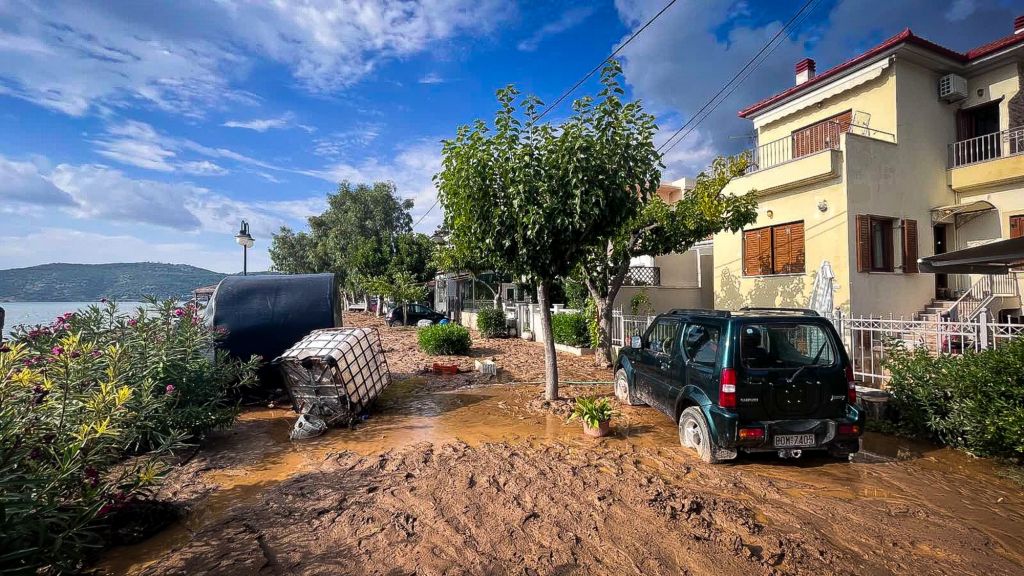 Κακοκαιρία Elias: Οργή και αγανάκτηση στο Βόλο – «Δεν έχουμε ενημέρωση, βράζουμε νερό για να κάνουμε μπάνιο»