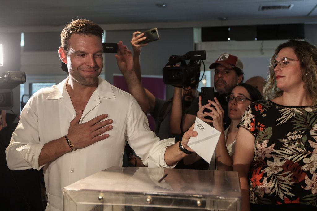 Εκλογές ΣΥΡΙΖΑ: Ψήφισε στη Νέα Σμύρνη ο Στέφανος Κασσελάκης