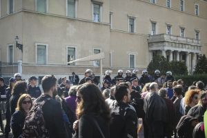 Παραλύει η χώρα την Πέμπτη για τα δικαιώματα των εργαζομένων