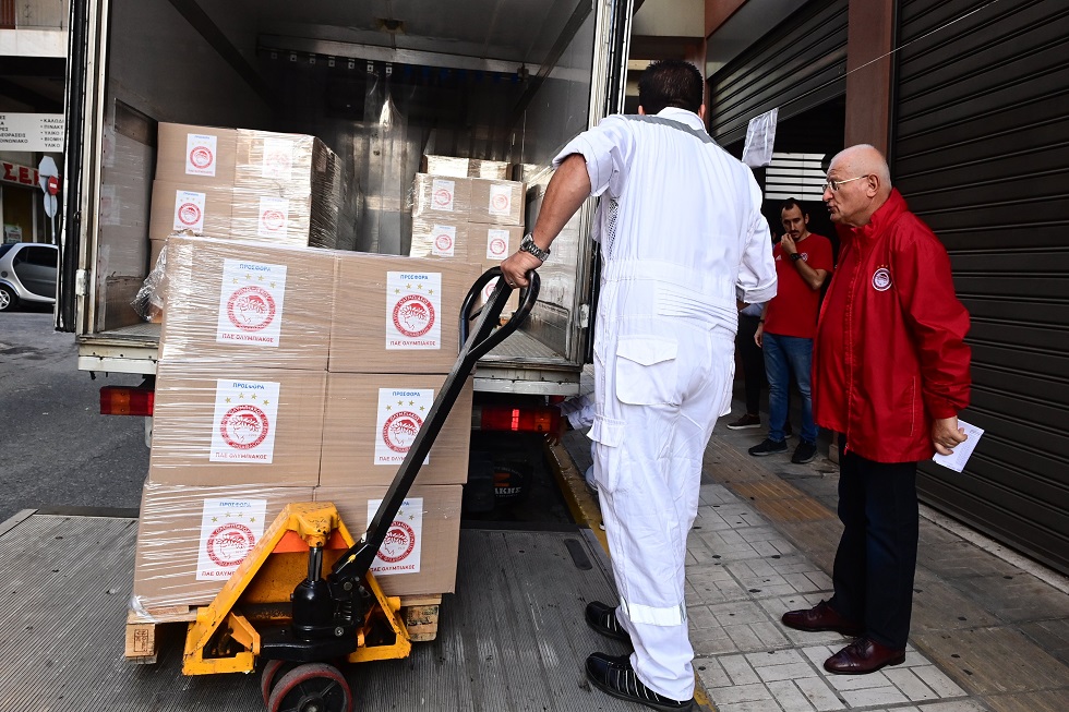 Σπουδαία κίνηση από τον Ολυμπιακό: Έδωσε 130 φορτία τροφίμων σε ανθρώπους που έχουν ανάγκη