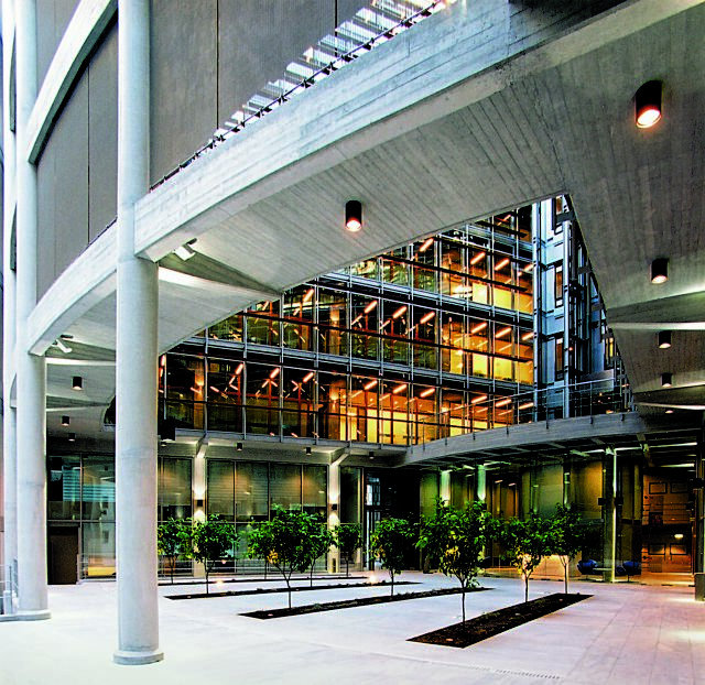 Νέα τιμή-στόχος στα 24,80 ευρώ/μετοχή με περιθώρια ανόδου 72%