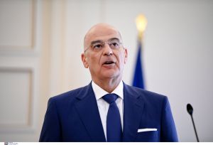 Δένδιας: Οι Ένοπλες Δυνάμεις είναι στην υπηρεσία της κοινωνίας