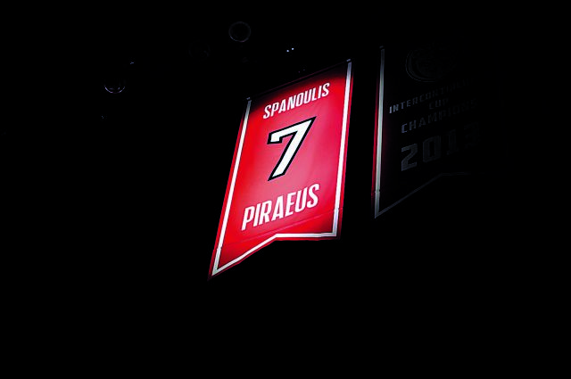 Και οι θρύλοι κάποτε λυγίζουν