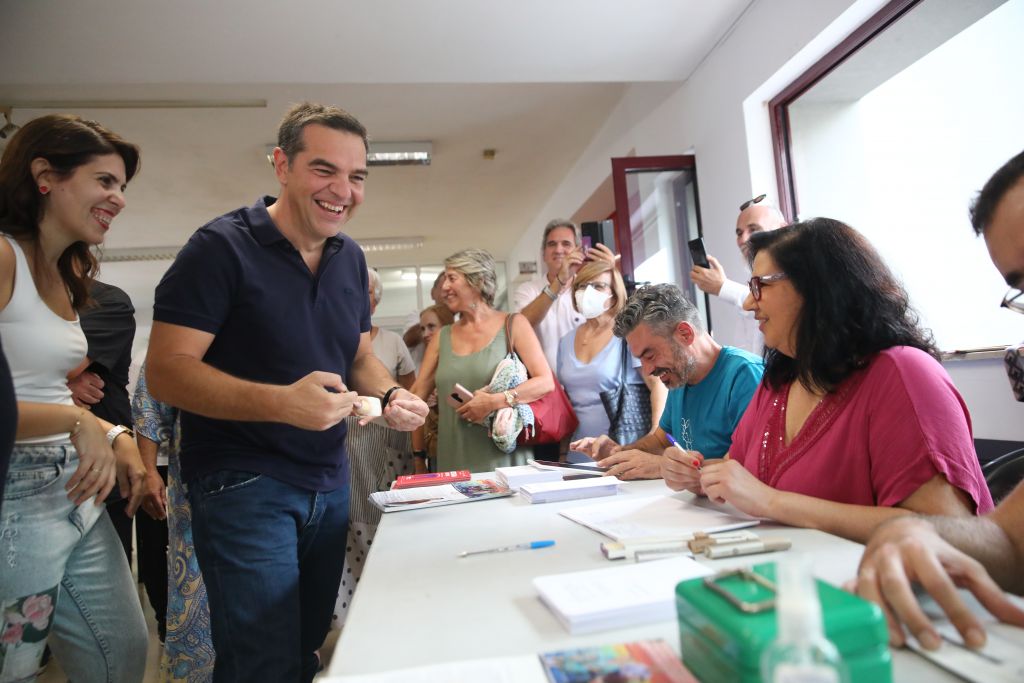 Εκλογές ΣΥΡΙΖΑ: Ψήφισε στην Καισαριανή ο Αλέξης Τσίπρας