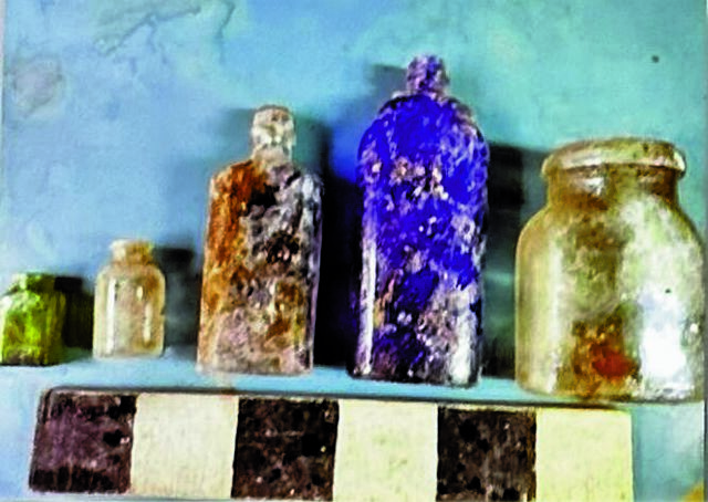 Ενα φαρμακείο του 1900 στο… μετρό Εξαρχείων