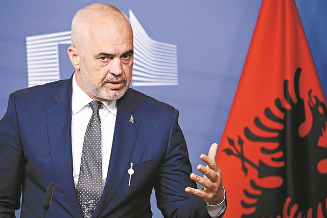 Οι Βρυξέλλες στριμώχνουν τα Τίρανα για την υπόθεση Μπελέρη