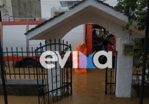Κακοκαιρία Elias στην Εύβοια: Μήνυμα του 112 στο Μαντούδι – Στο ένα μέτρο το νερό