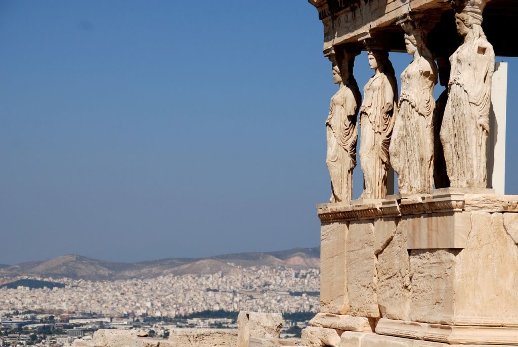 Διάσημο περιοδικό τέχνης αποθεώνει την Αθήνα και προτείνει ενδιαφέροντα μέρη να επισκεφτείς