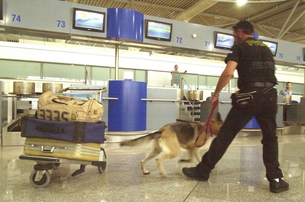 Φυλάκιση 30 μηνών στον φαρσέρ που απειλούσε για βόμβες στο «Ελ. Βενιζέλος» και σε 6 νοσοκομεία