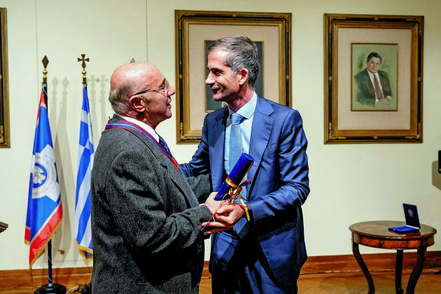 Ενα μετάλλιο για τον πολίτη Γιώργο Λούκο