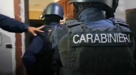 Ιταλία: Επιχείρηση κατά της μαφίας στο Καϊβάνο – Συμμετέχουν πάνω από 400 αστυνομικοί