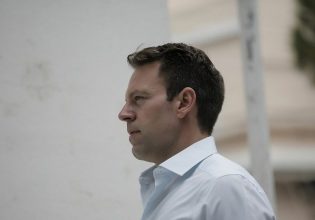 Κασσελάκης: Ο Μητσοτάκης να ζητήσει άμεσα την αποχώρηση Μπέου από τη διεκδίκηση της δημαρχίας