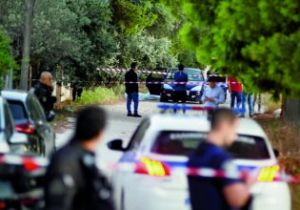 Μακελειό στη Λούτσα: Βρέθηκε όπλο κοντά στο σημείο της δολοφονίας των έξι Τούρκων