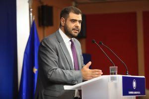 Παύλος Μαρινάκης για βίντεο Κασσελάκη: «Αμφισβητεί την Κοινοβουλευτική Δημοκρατία;»