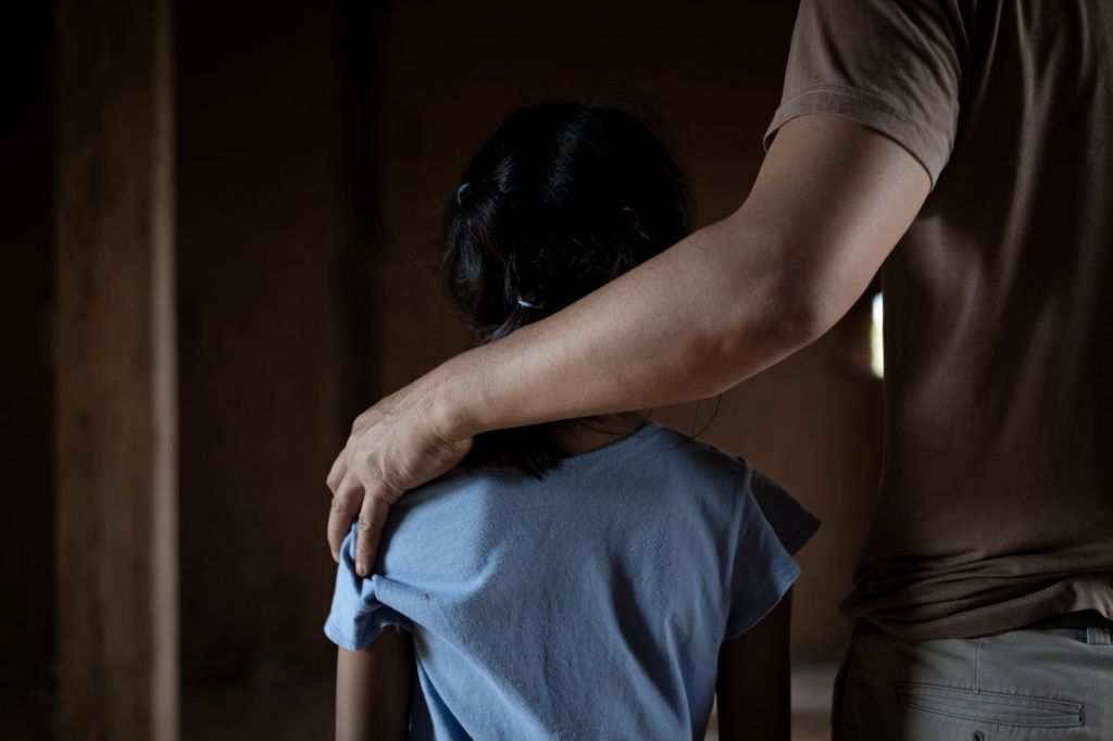 Φρίκη στη Βολιβία: 11 άνδρες απήγαγαν 12χρονη, της έδωσαν αλκοόλ και τη βίασαν