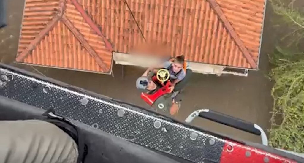 Eικόνες από την επιχείρηση απεγκλωβισμού με Super Puma